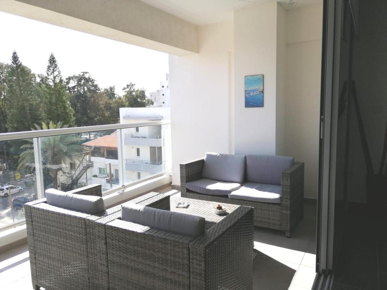 Dezo Luxury Town Apartment Lárnaka Eksteriør bilde
